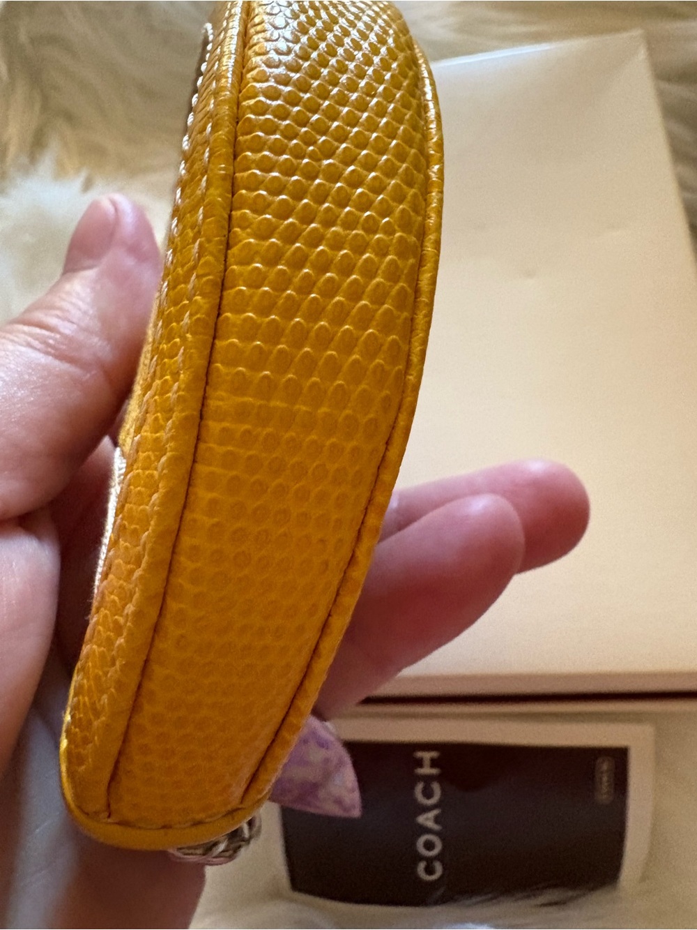 NWT Y2K 2006 VINTAGE COACH YELLOW & CREAM LEMON FRUIT WRISTLET COIN CLUTCH - Picture 6 of 9